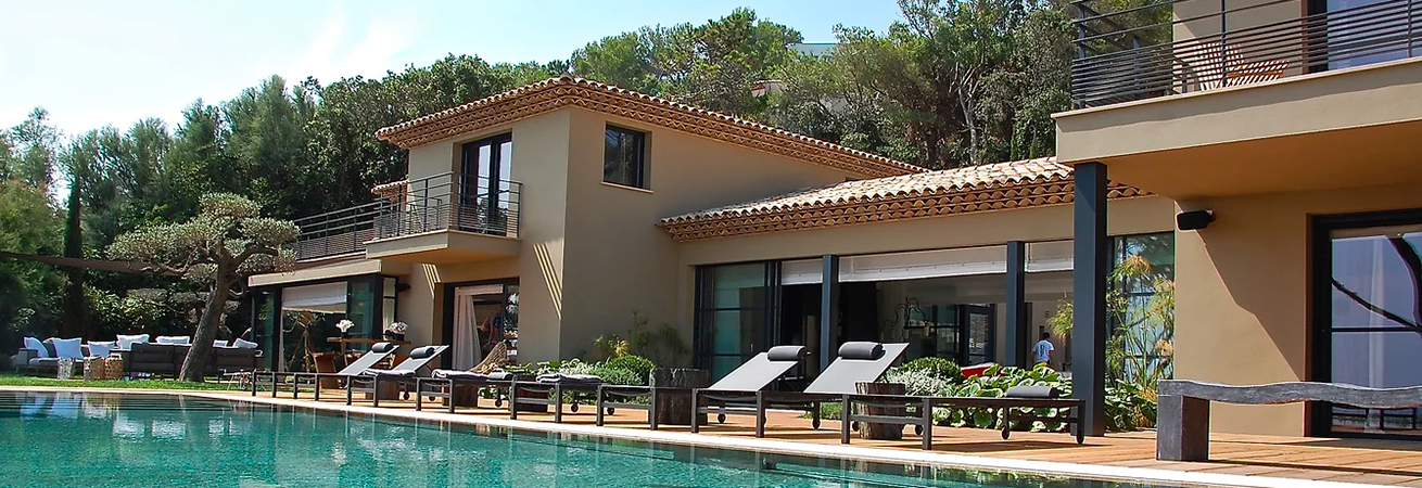 LE ST. TIL KAYA - Ravalement de façades dans le Golfe de Saint-Tropez - VAR 83