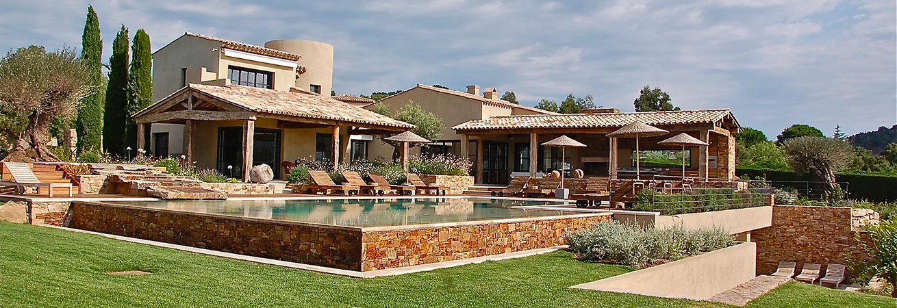 LE ST. TIL KAYA - Ravalement de façades dans le Golfe de Saint-Tropez - VAR 83